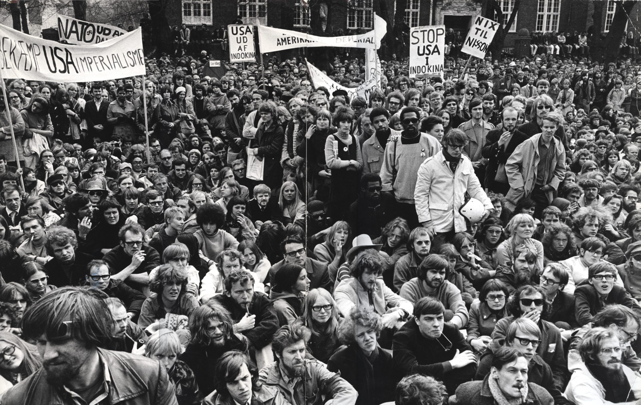F20100722058 - Demonstration mod USAs imperialisme og krigsførelse i Indokina