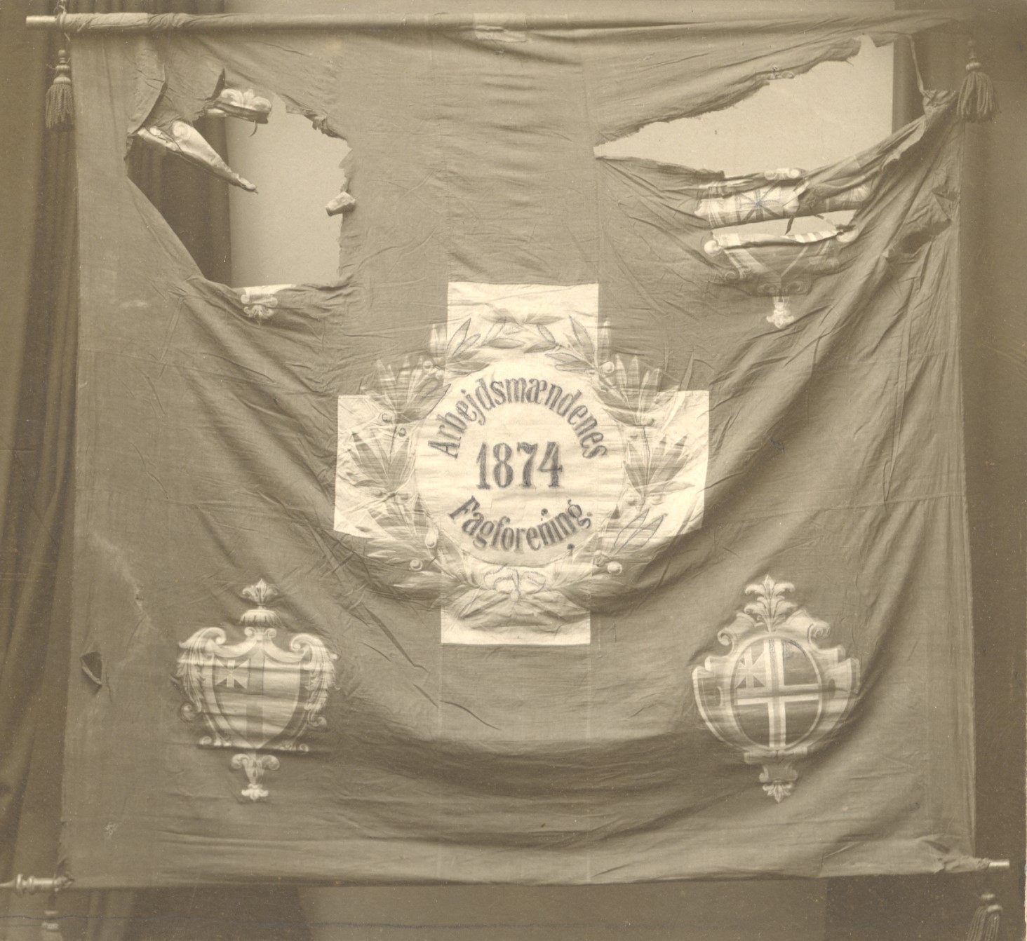 F20120629002 - Arbejdsmændenes første organisations fane