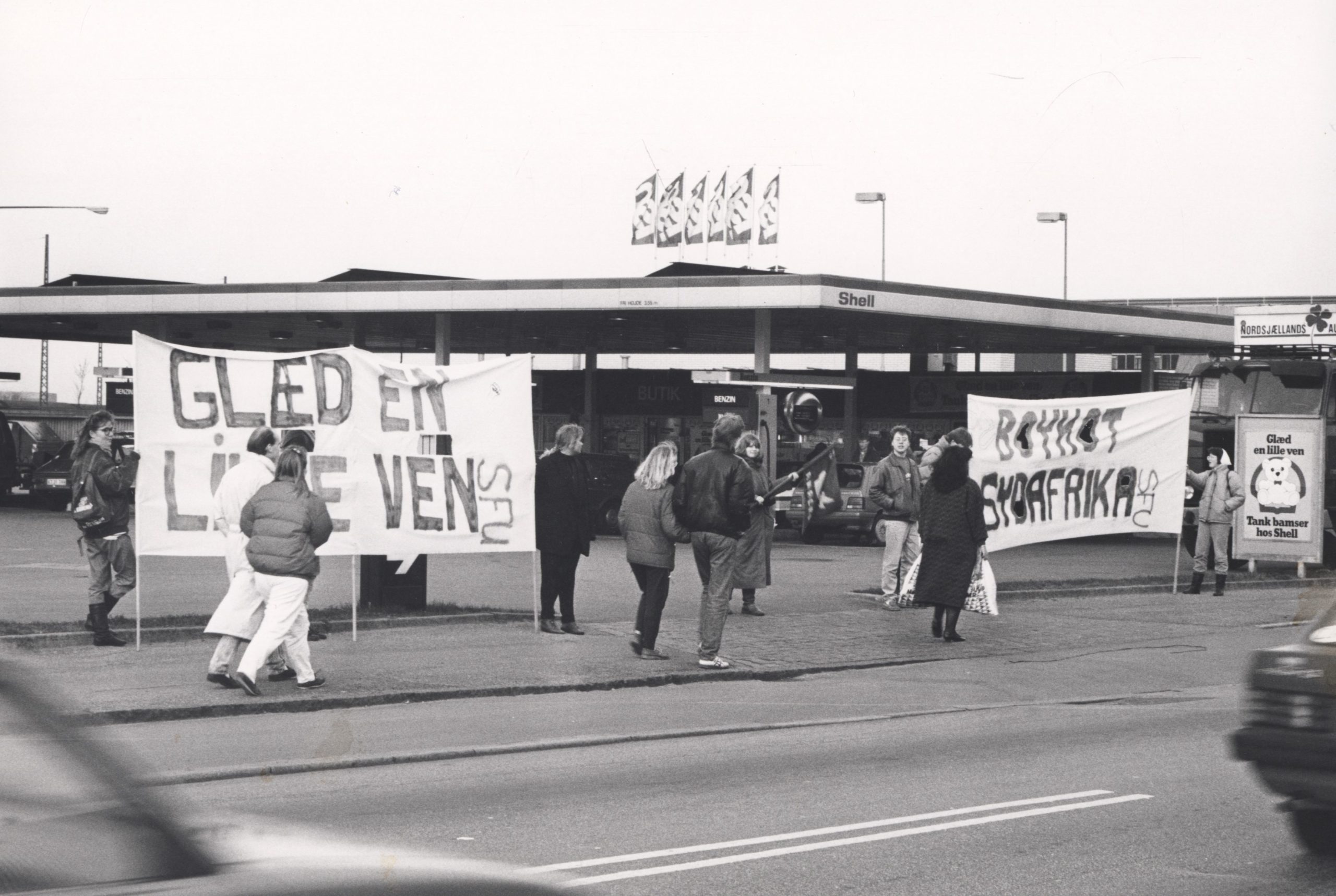F20180728050 - Aktion mod apartheid foran Shell tanken i Vermlandsgade