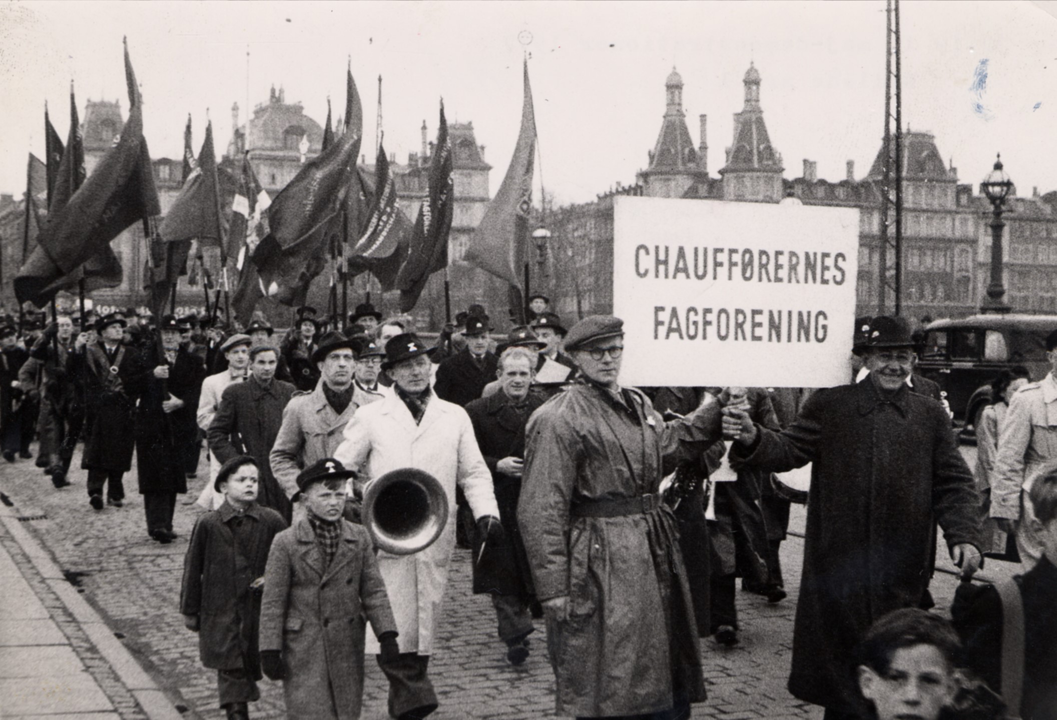 M20080422015 - Chaufførernes fagforening i 1. maj-optog på Dronning Louises Bro